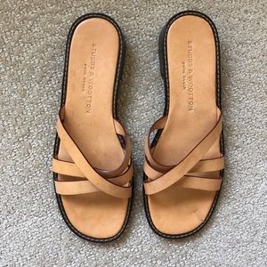 Stubbs & Wootton Tan Leather Sandals - Size 9